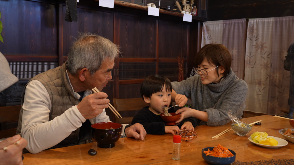 食卓 古民家 親子三世代